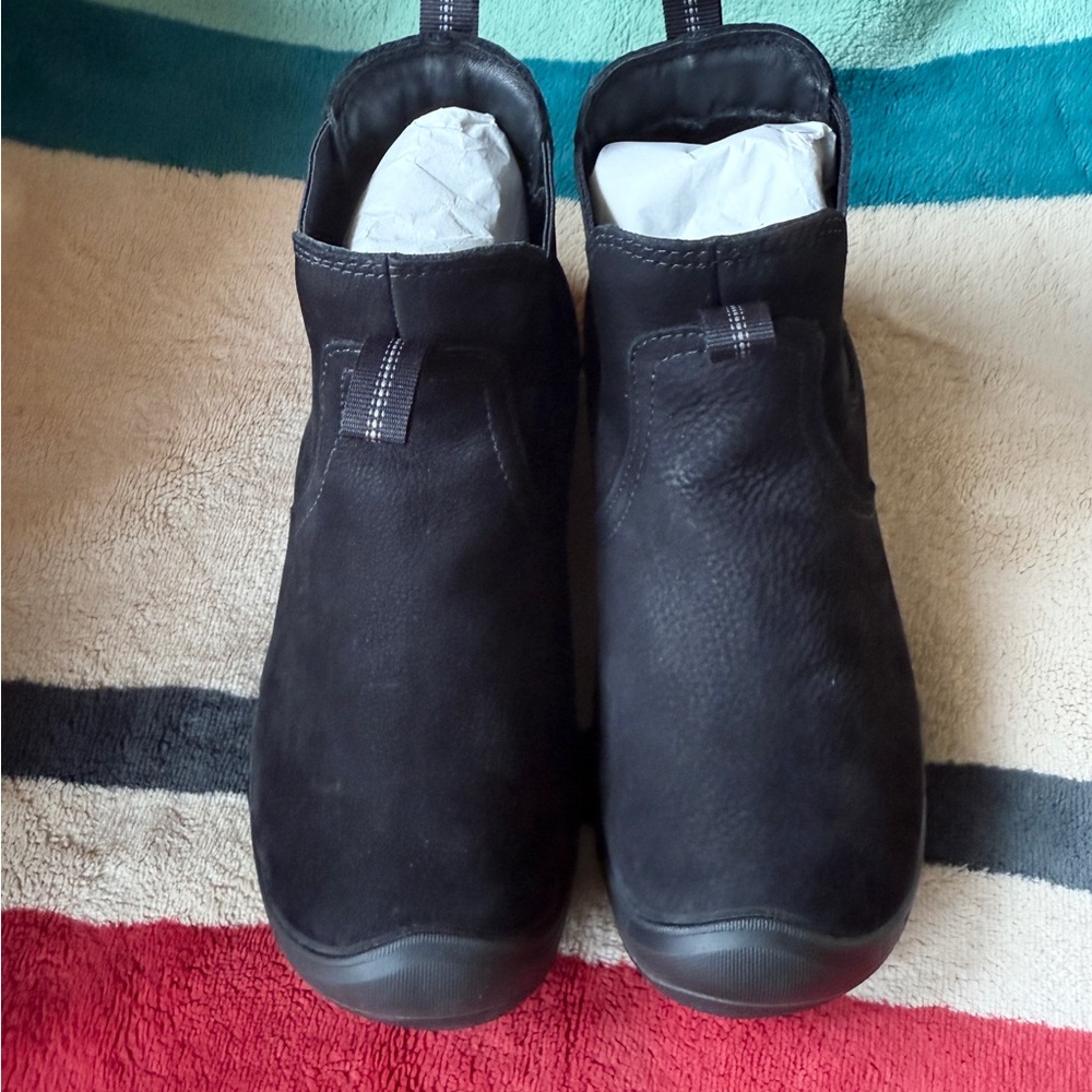 Keen Black Winter Boots